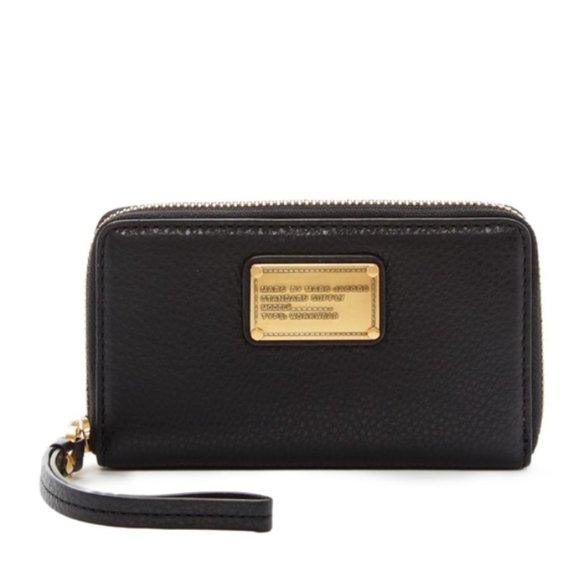 marc jacobs vertical zip around wallet